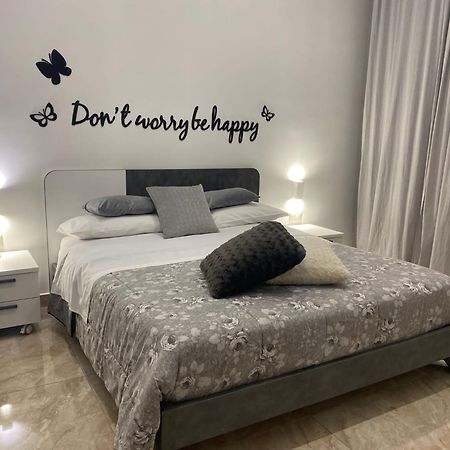 Toledo Point Bed & Breakfast เนเปิลส์ ภายนอก รูปภาพ