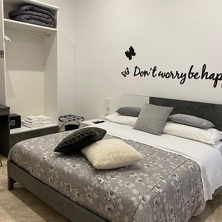 Toledo Point Bed & Breakfast เนเปิลส์ ภายนอก รูปภาพ