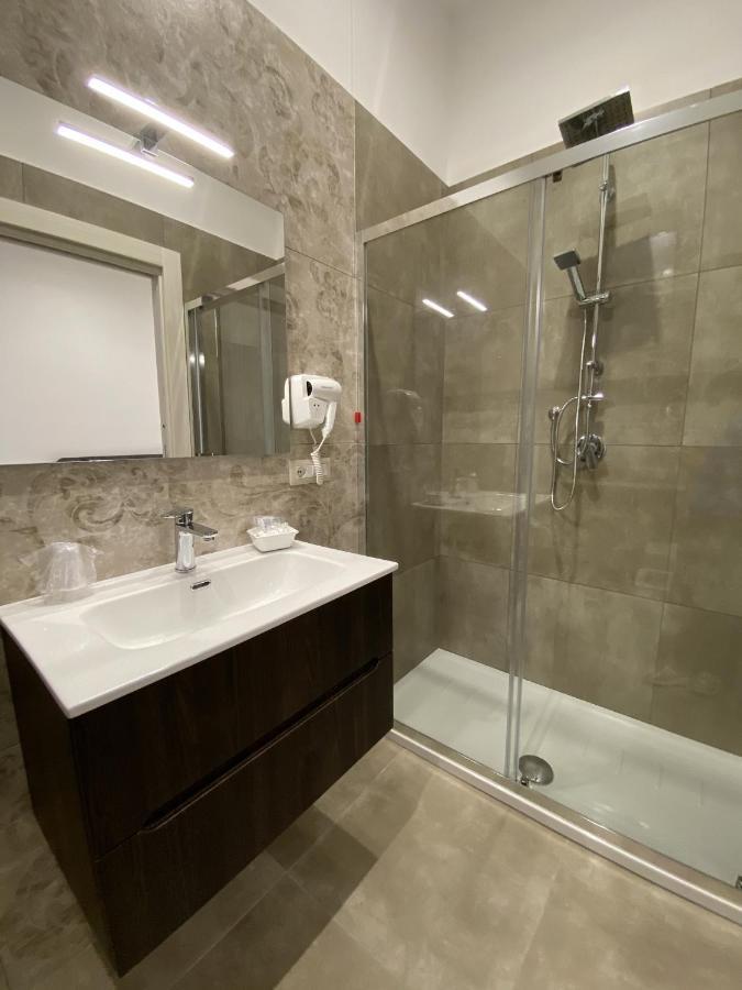 Toledo Point Bed & Breakfast เนเปิลส์ ภายนอก รูปภาพ