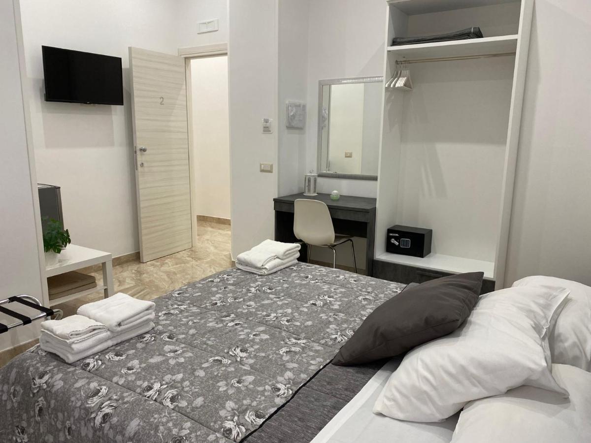 Toledo Point Bed & Breakfast เนเปิลส์ ภายนอก รูปภาพ