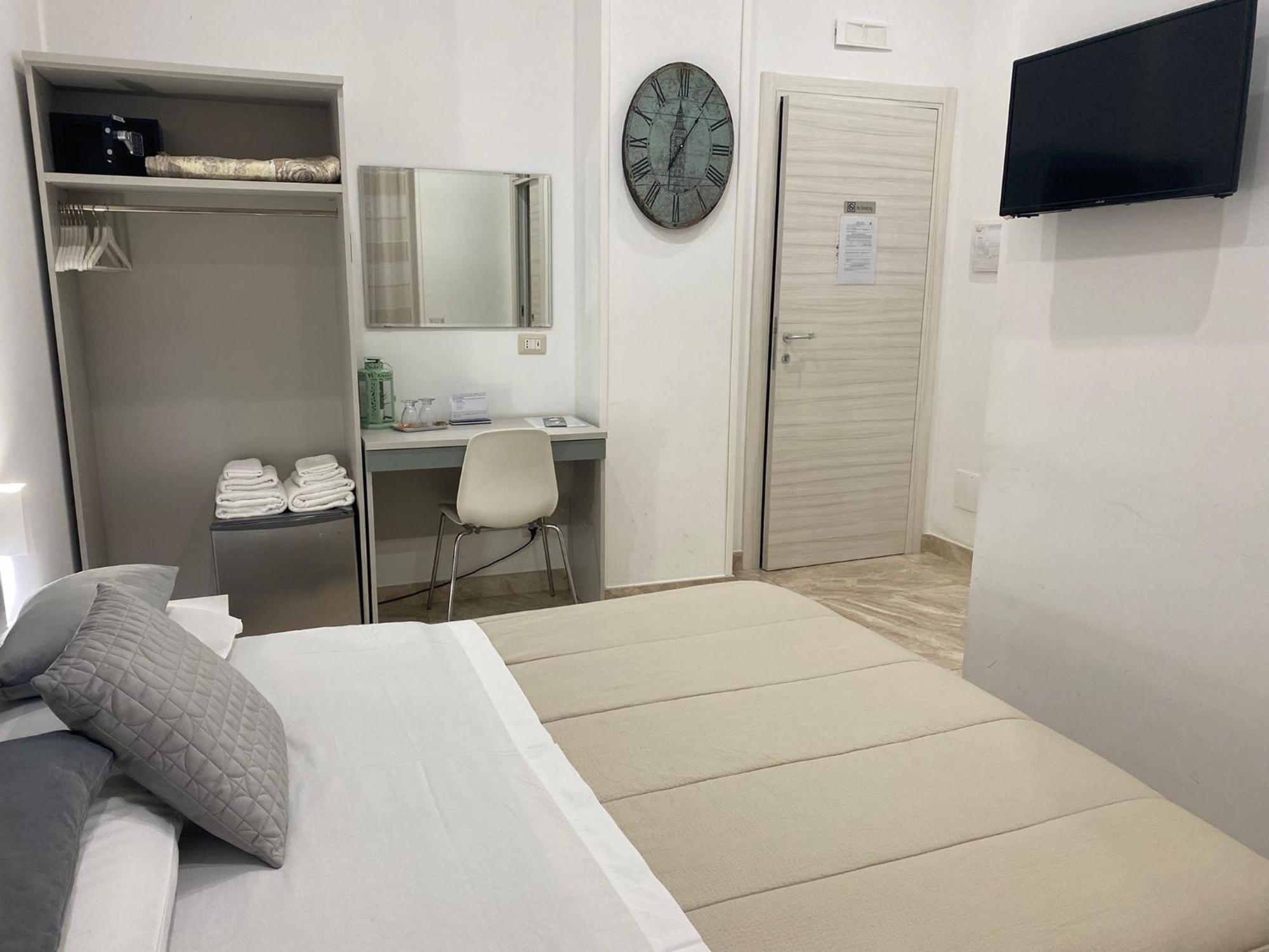 Toledo Point Bed & Breakfast เนเปิลส์ ภายนอก รูปภาพ