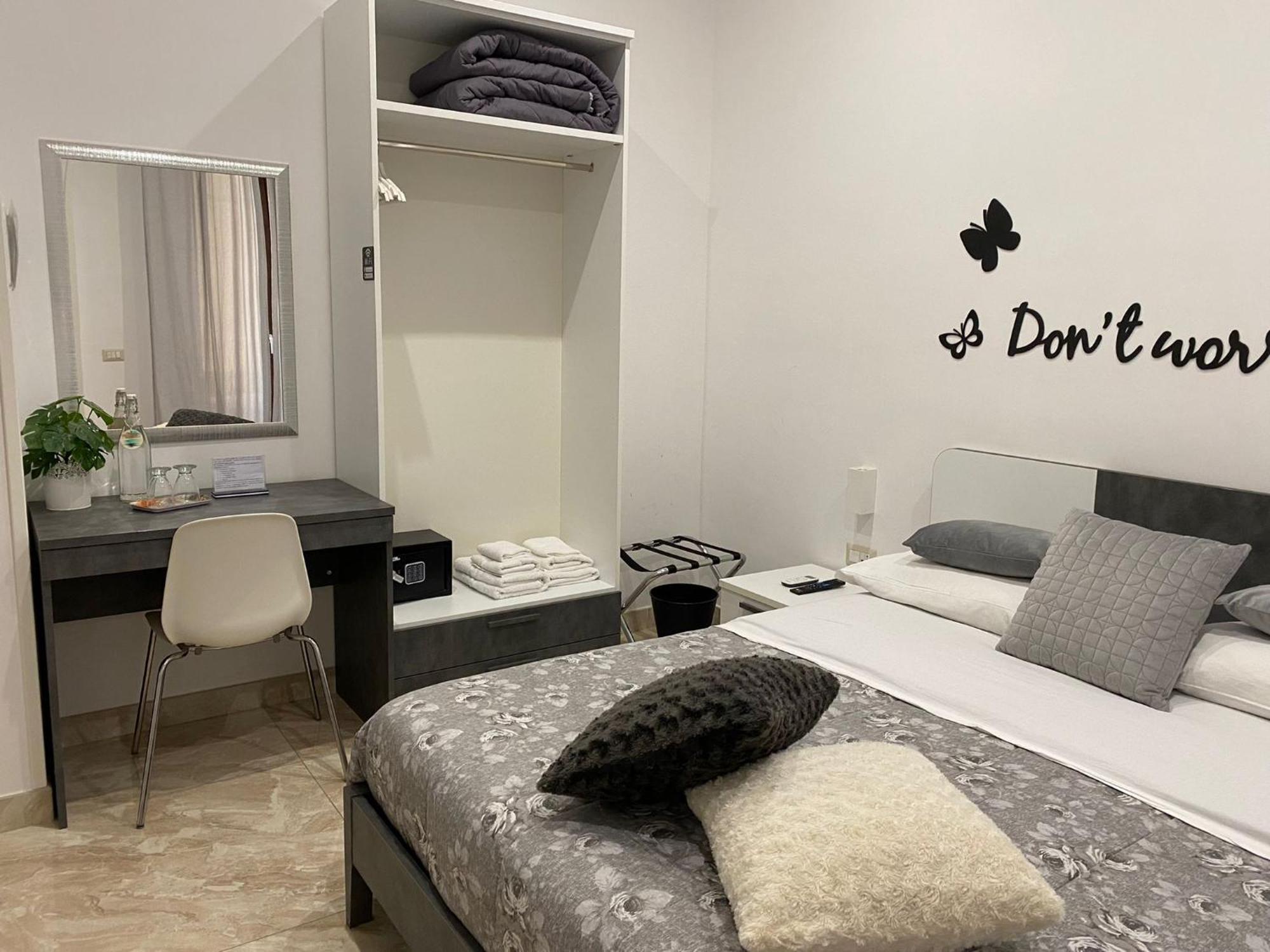 Toledo Point Bed & Breakfast เนเปิลส์ ภายนอก รูปภาพ