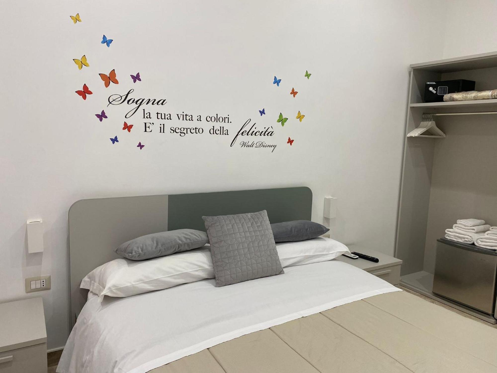 Toledo Point Bed & Breakfast เนเปิลส์ ภายนอก รูปภาพ